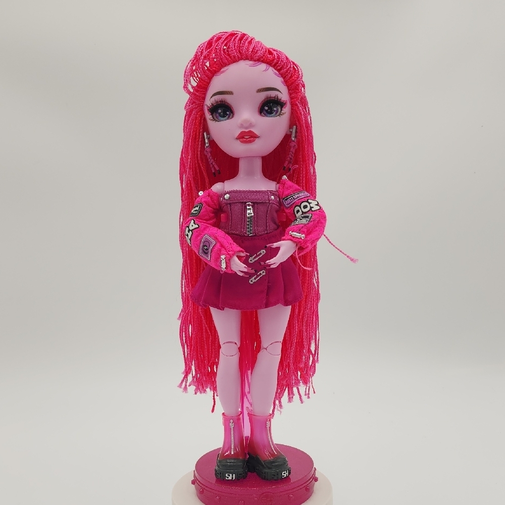Rainbow High Pinkie James Fashion Doll with Long Hair‎